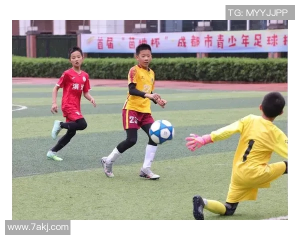 成都足球队在挑战赛中的速度表现分析与点评