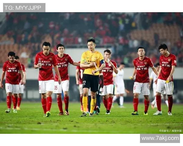 恒大俱乐部重磅签约国际足球明星引发球迷热议与期待 恒大俱乐部重磅签约国际足球明星引发球迷热议与期待